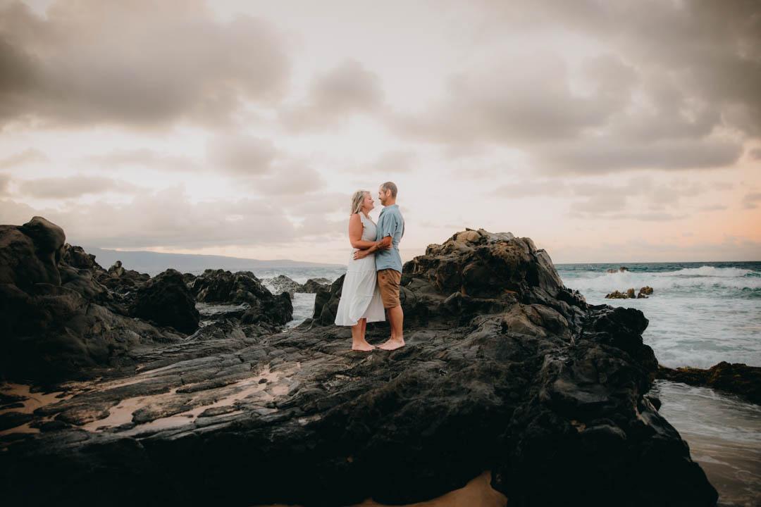Candid Maui Engagement Session | Fun, Flirty, and Totally Unscripted